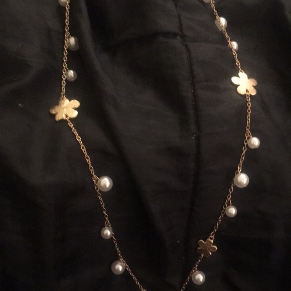COPY - NWT 19” necklace gold chain and Pearl with white enamel daisies - Picture 5 of 5